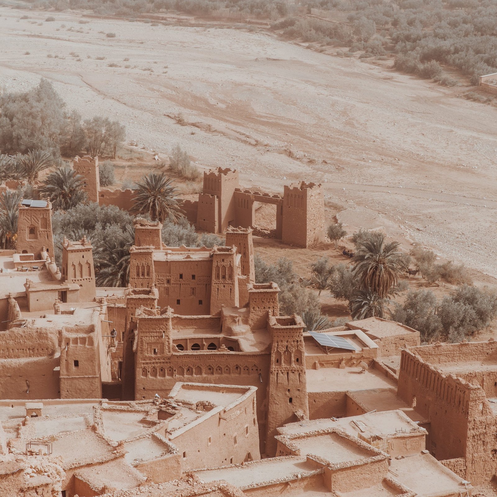 Day 1 : Marrakech – Ait Ben Haddou – Ouarzazate – Dades Valley